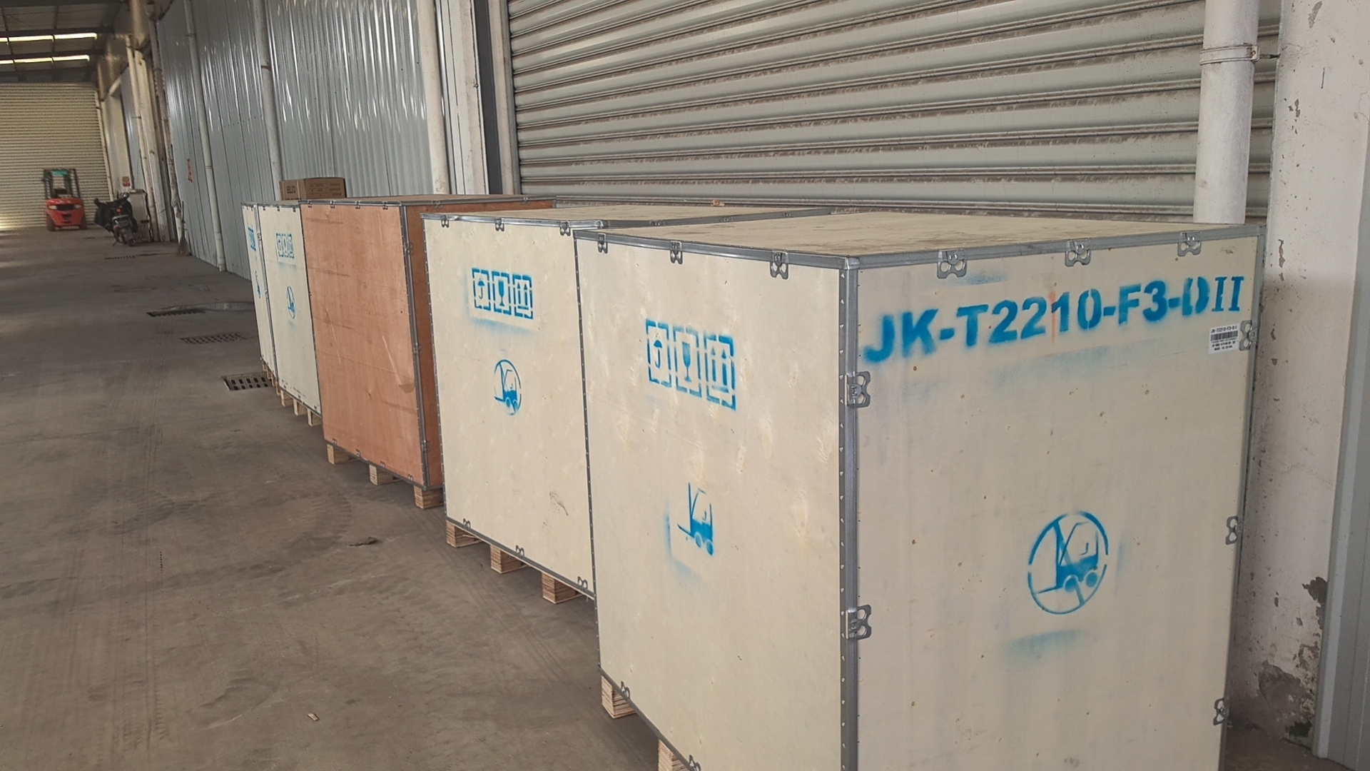 Последние блоги о компании 10 комплектов швейной машины